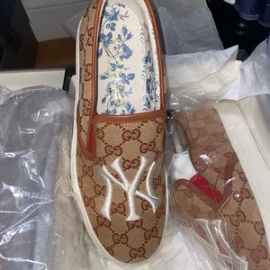 Men’s Gucci Slip On NY YANKEES Sneakers